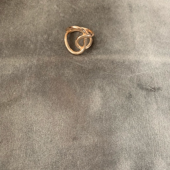 Gold ring - Picture 2 of 9